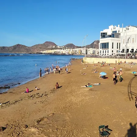 By Playa De Canteras